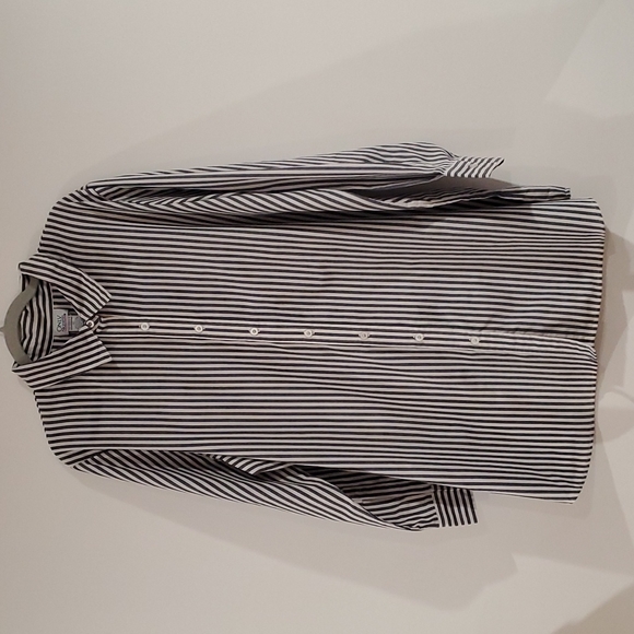 Only necessities woman shirt - Picture 2 of 8